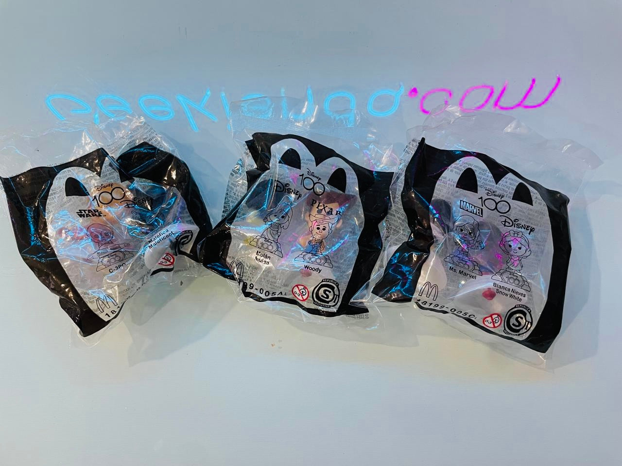 Geekienda - Promocional Mcdonals 100 años Disney