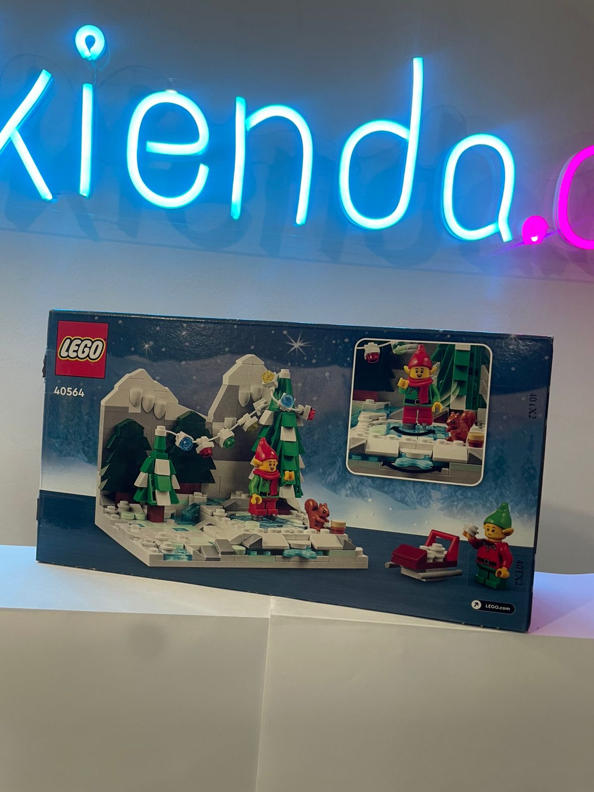 .Geekienda - LEGO escena invernal con elfos 40564 - LEGO