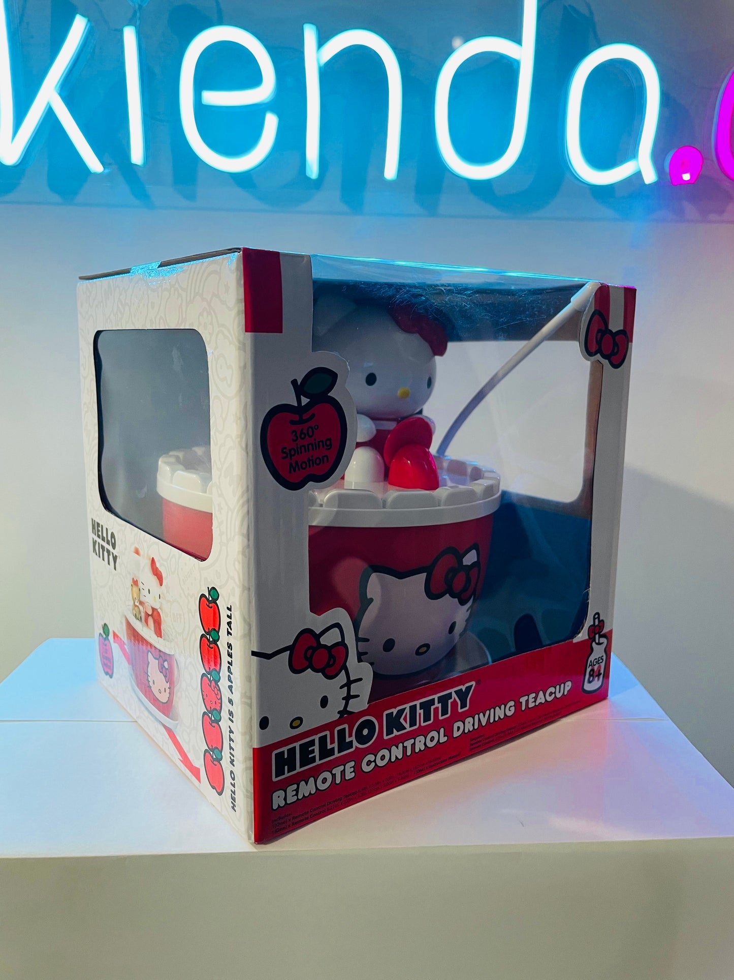 .Geekienda - kitty en taza de té a control remoto - hello kitty programas infantiles