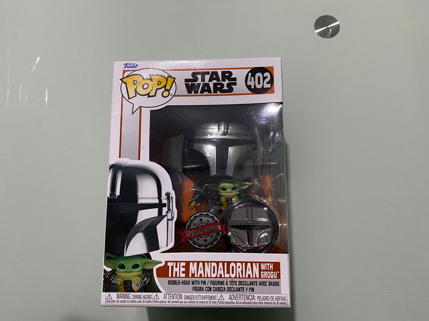 .Geekienda - Funko Pop the mandalorian with grogu (mandaloriano con grogu) - Star Wars the mandalorian