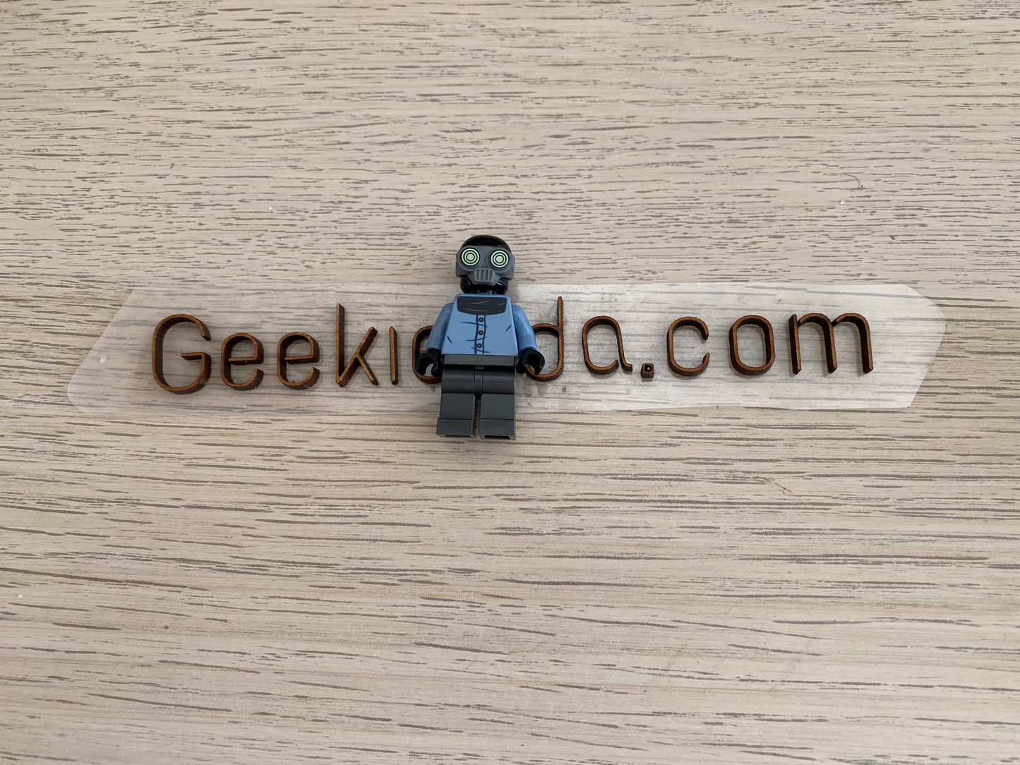.Geekienda - LEGO screenslaver (rapta pantallas de los increibles)- LEGO los increibles Disney