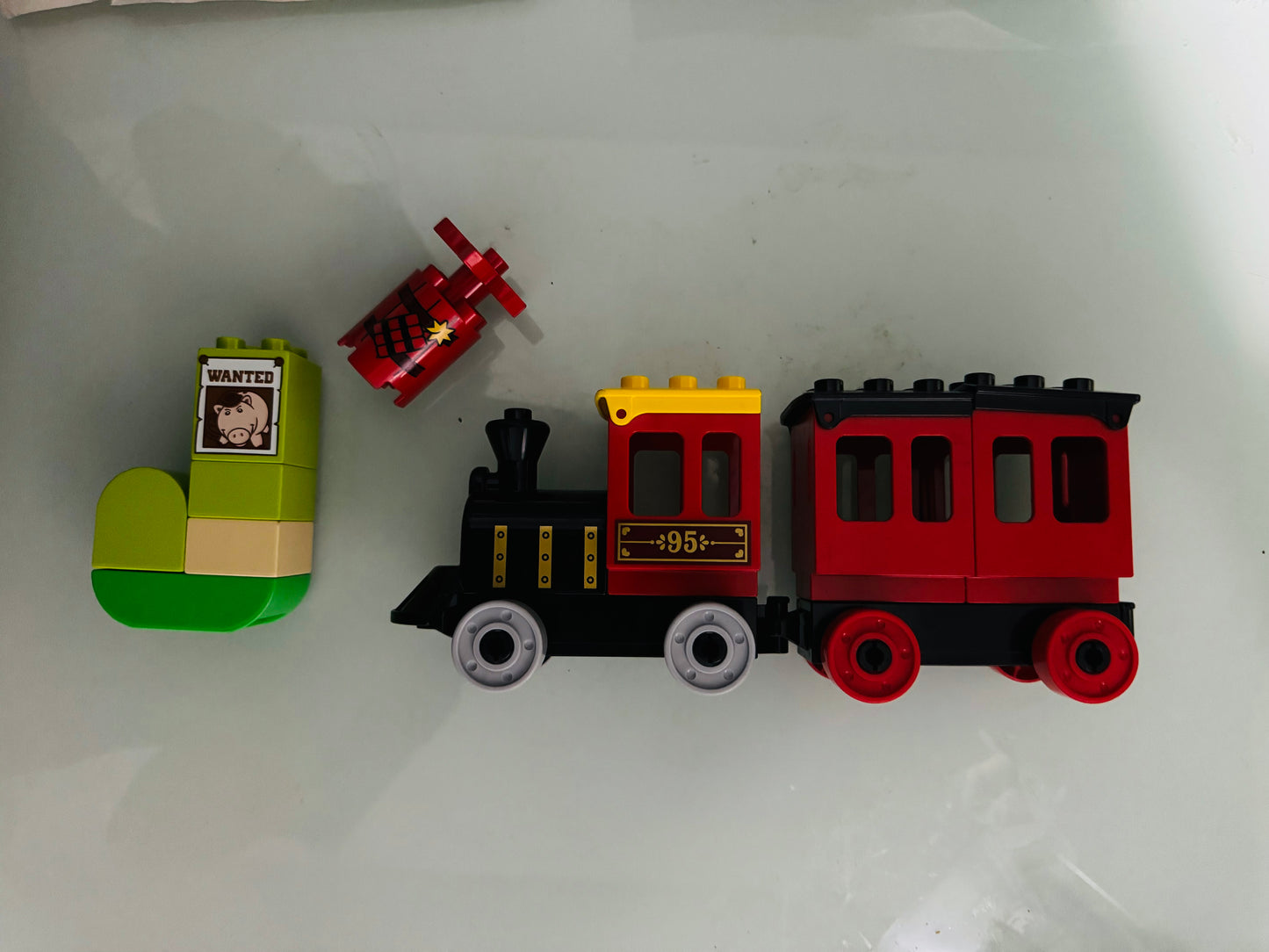 .Geekienda - LEGO Duplo tren toy story disney  - LEGO programas infantiles