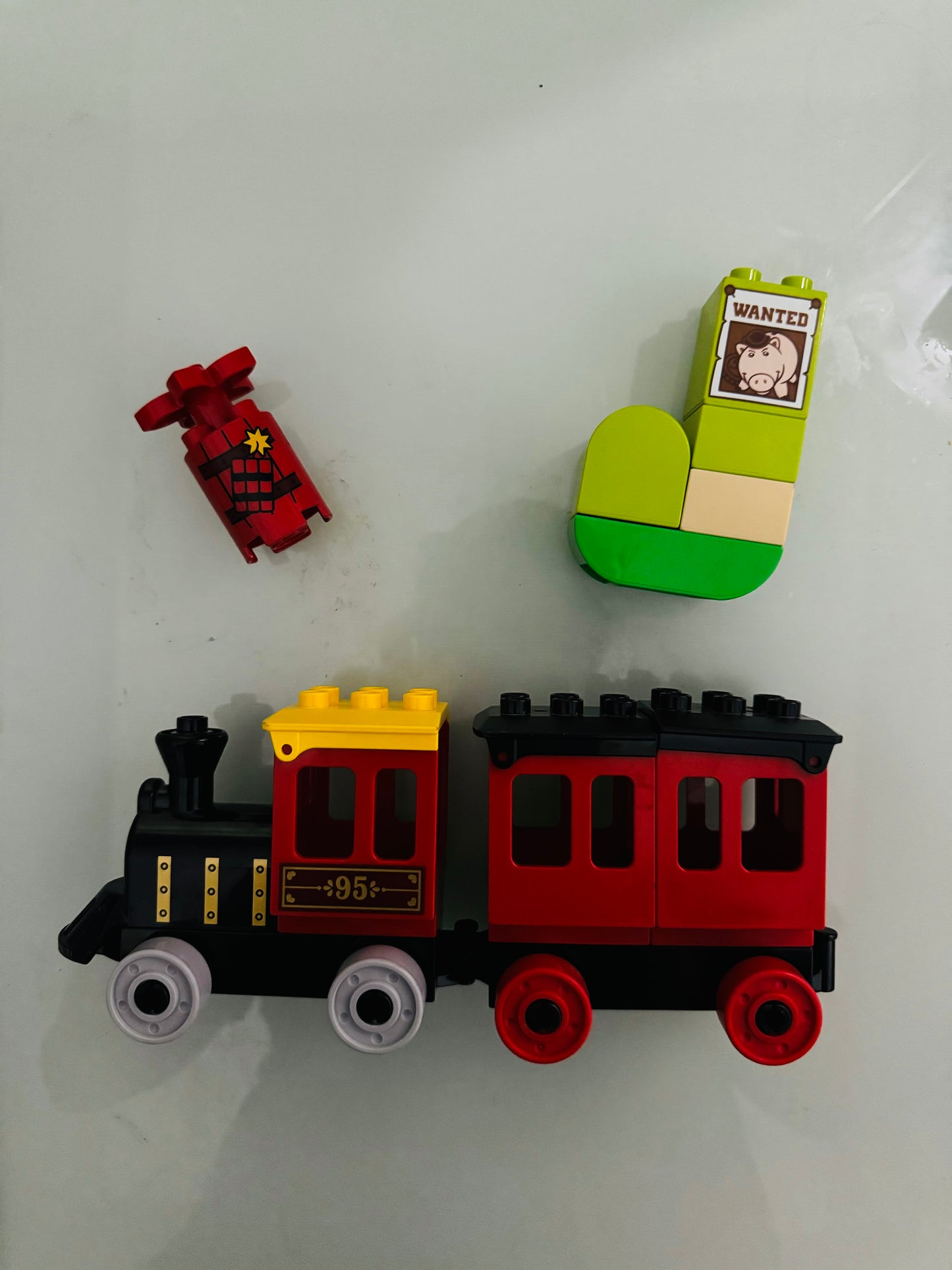 .Geekienda - LEGO Duplo tren toy story disney  - LEGO programas infantiles