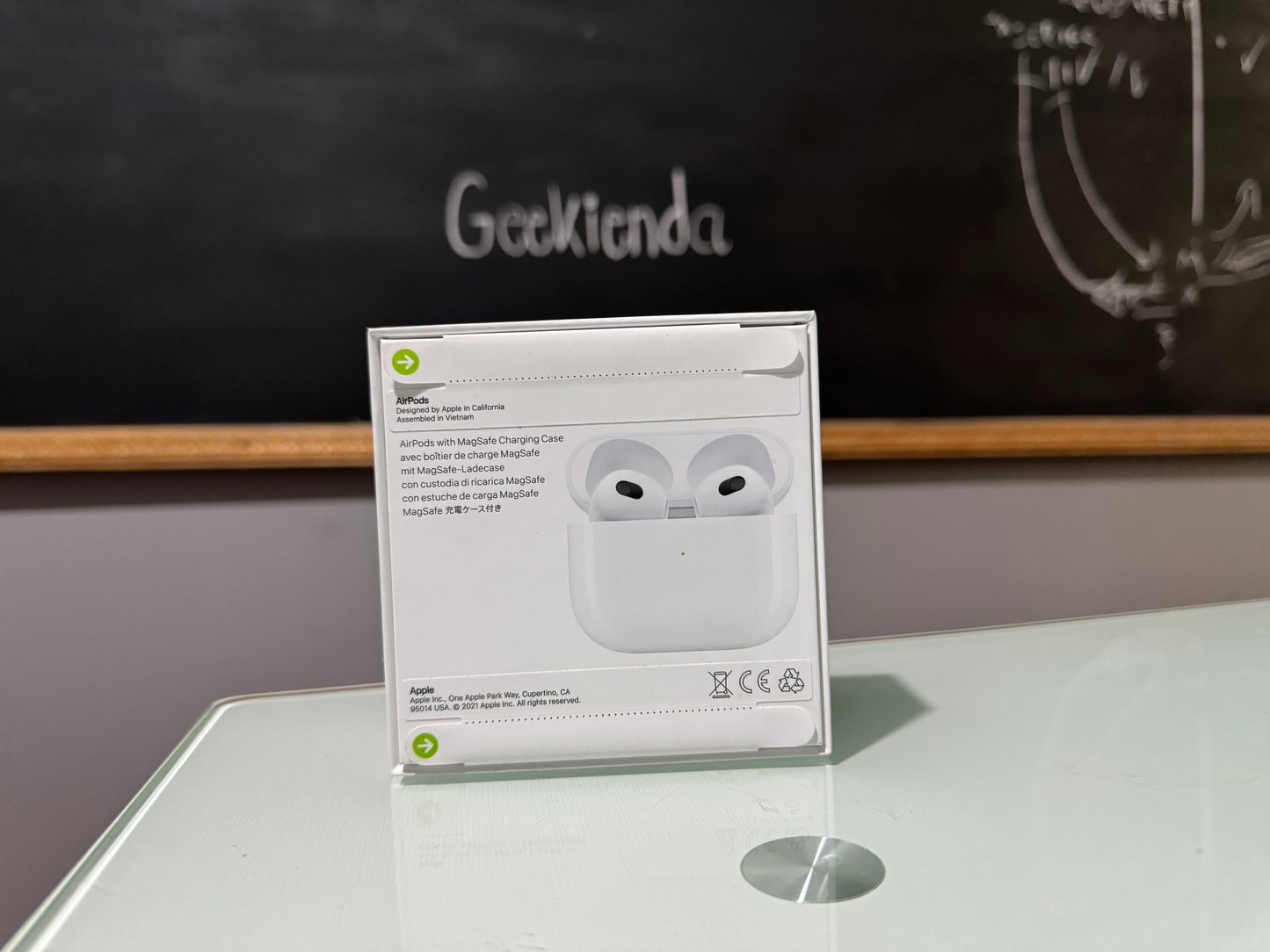 .Geekienda - gadget audifonos airpods  tercera generacion  compatible con cualquier producto apple - marca Apple