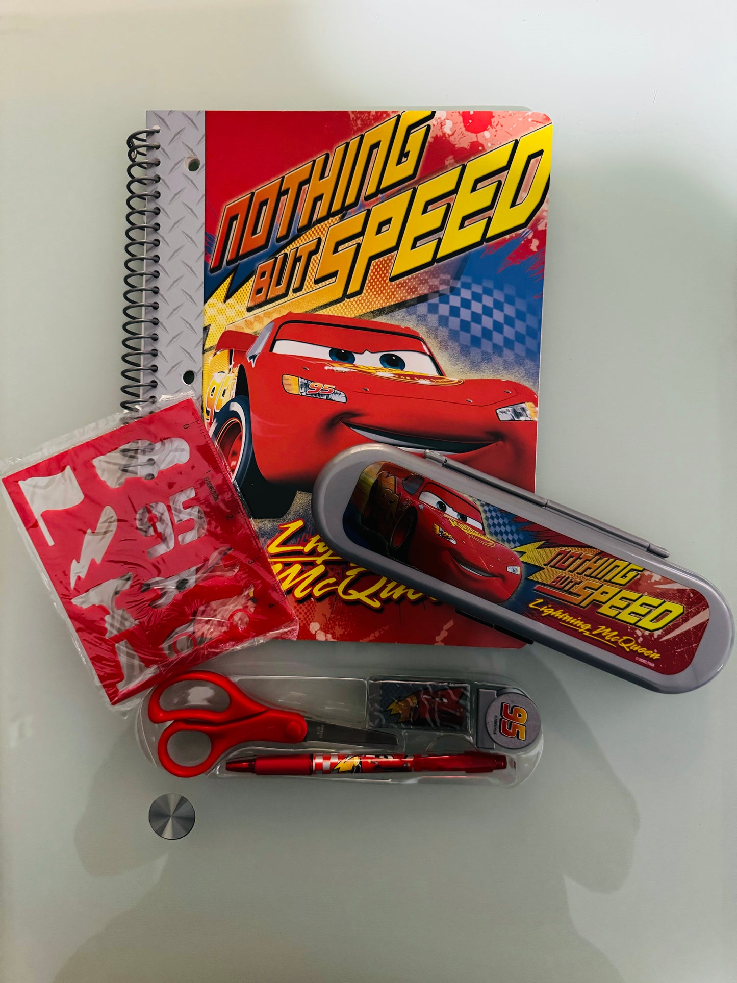 .Geekienda - libreta y estuche de rayo mcqueen  - disney cars programas infantiles / papelería