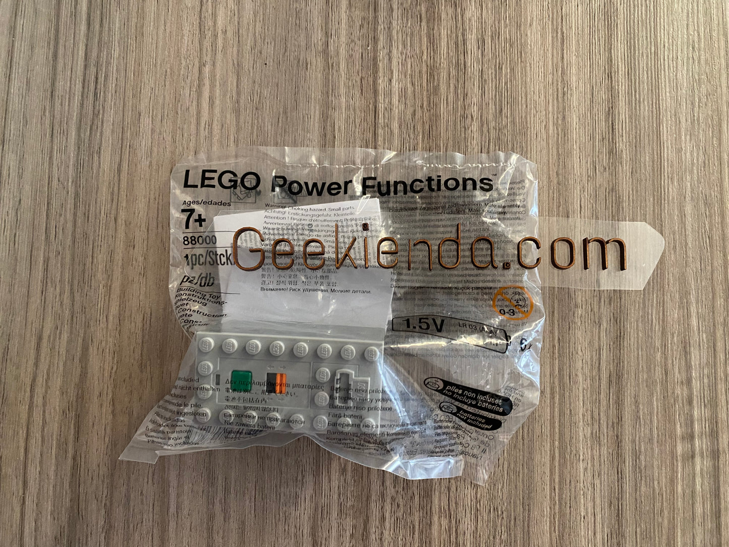 .Geekienda - LEGO Power Functions 88000 battery - LEGO 88000