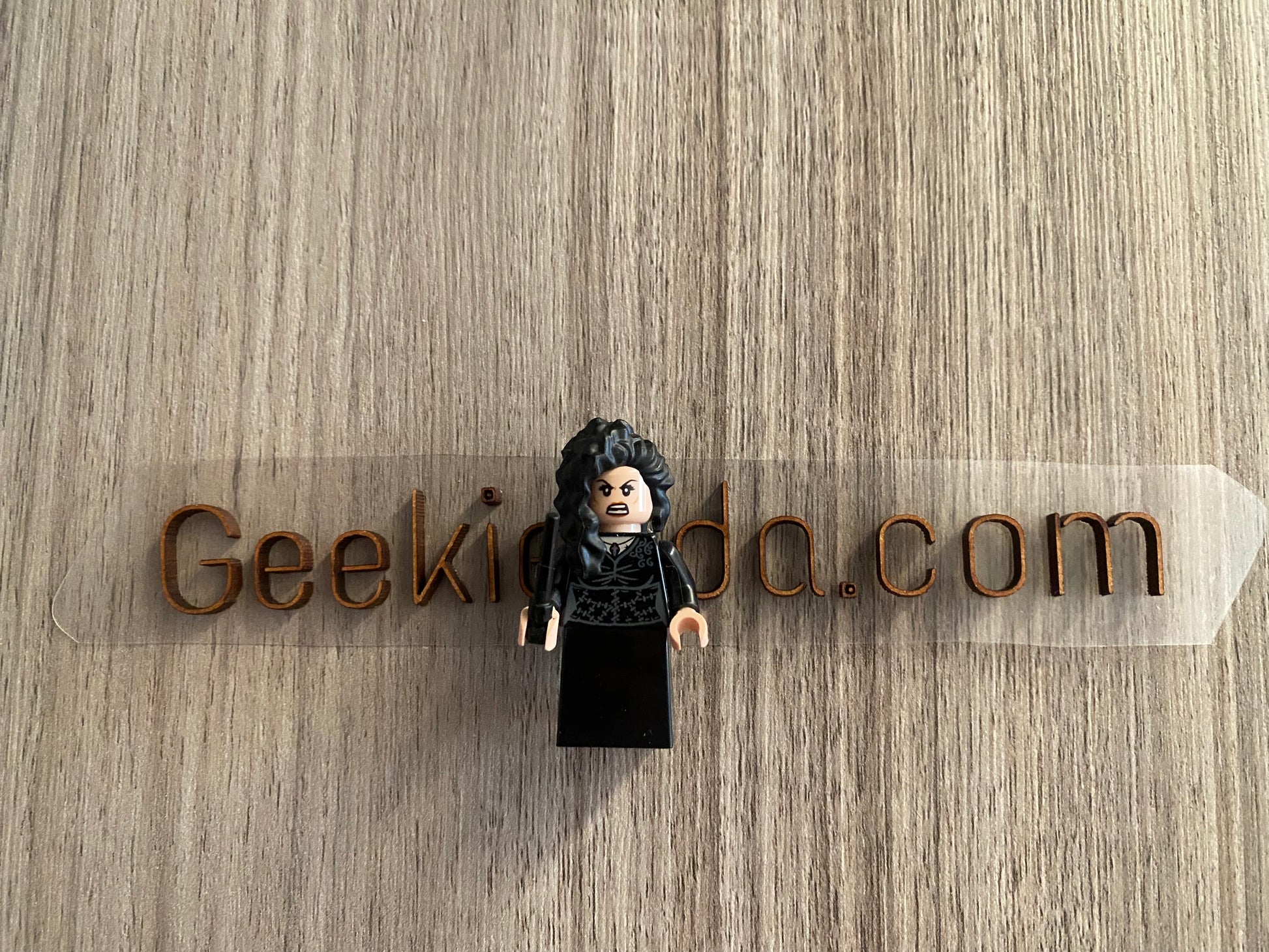 Geekienda LEGO Minifigura Bellatrix Lestrange LEGO Harry Potter geekienda-lego-minifigura-bellatrix-lestrange-lego-harry-potter