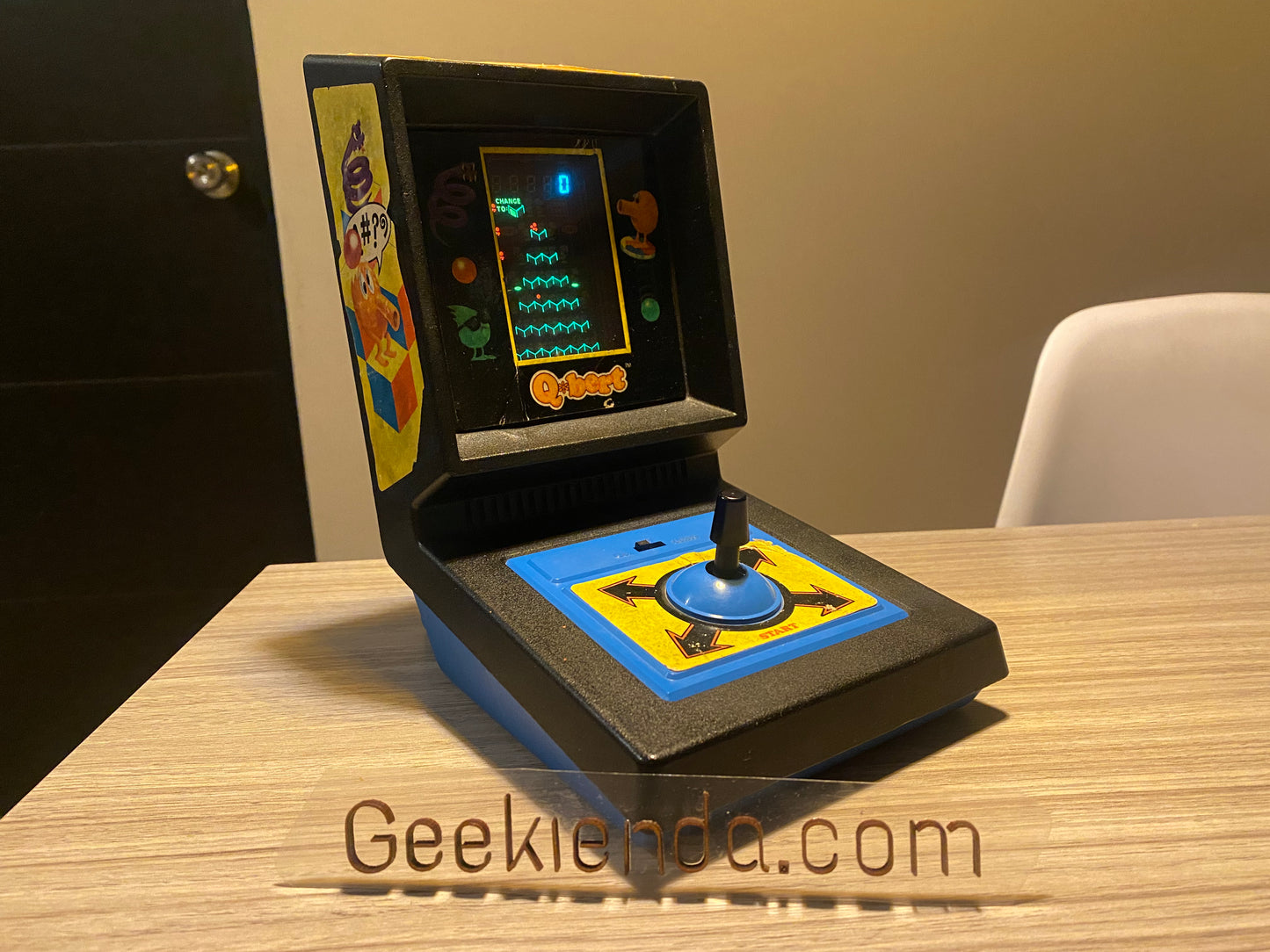 .Geekienda - Videojuegos Q-bert original 1983 consola tipo arcade